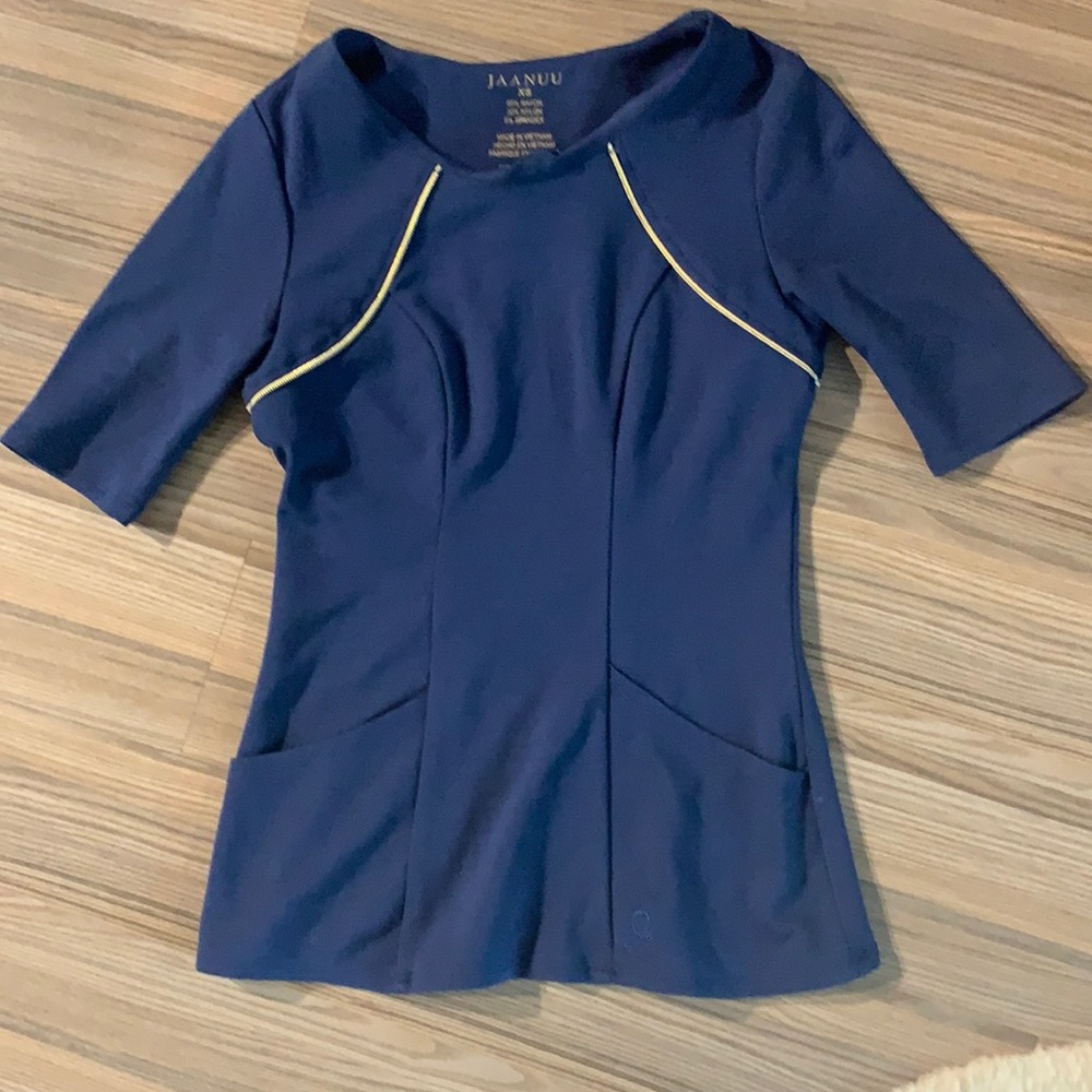 Jaanuu 3/4 sleeve scrub top